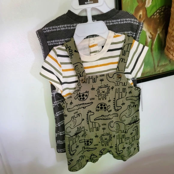 Overalls and romper 6 to 9 month boys - Picture 5 of 5